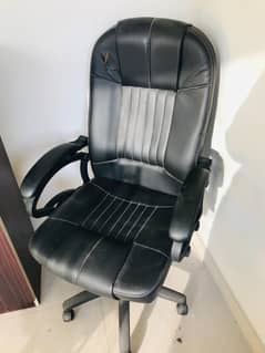 Executive office chair For Sale