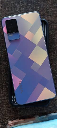 vivo v21e for sale box bhi ha or Sath ma charger bhi ha