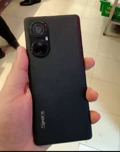 I am selling edge 20 pro 8+8 256 and 108 cemra 67 watt charging
