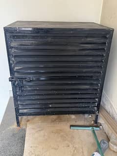 UPS