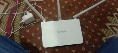 Tenda Router 9/10 condition 3000rs