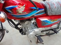 Honda 125 karachi number 24 model