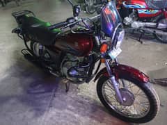 Suzuki 150 lush condition 10/10 contact no 03375463740