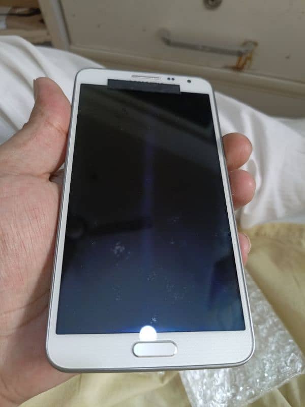 Note 3 unit with display white colour 2