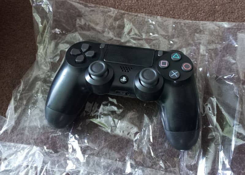 ps4 Orignal Gen 1 and 2 controller available 1