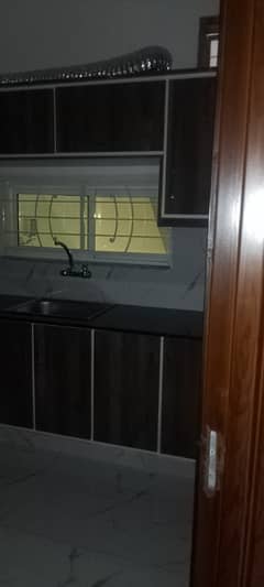 5 MARLA BARND NEW SACEND FLOOR FOR RENT IN IZMIR TOWN