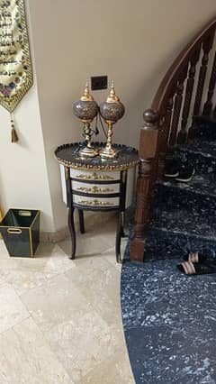 corner table