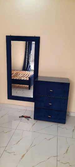 Bed ,side Table ,extra side,Mirror big