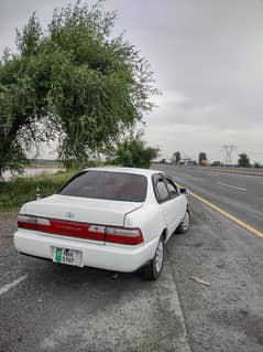 Toyota Corolla XE 2000