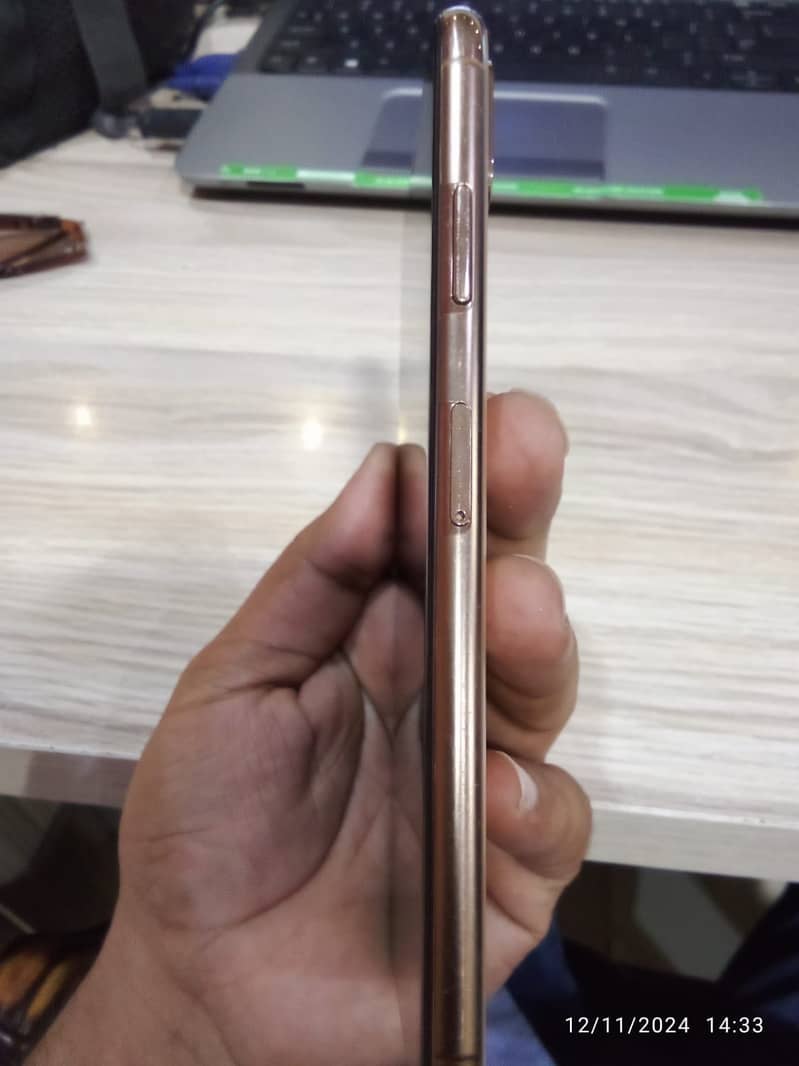 Iphone xs Max 256GB condition 10/9.5 non Approved 4