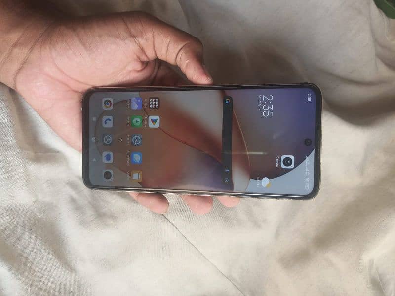 Redmi 13  New condition with box and charger genmen only for month use 4