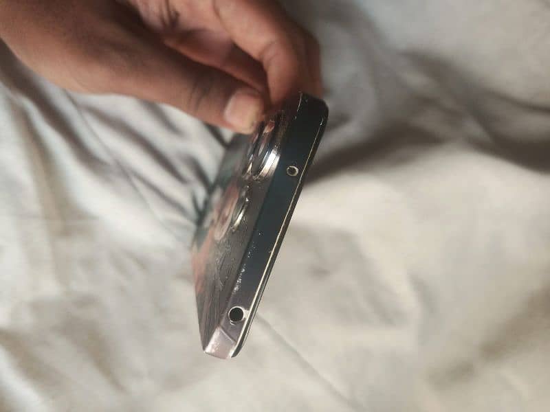 Redmi 13  New condition with box and charger genmen only for month use 5
