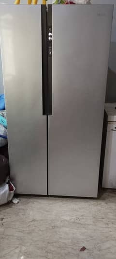 Haier side by side refrigerator |HRF| no frost | mint condition