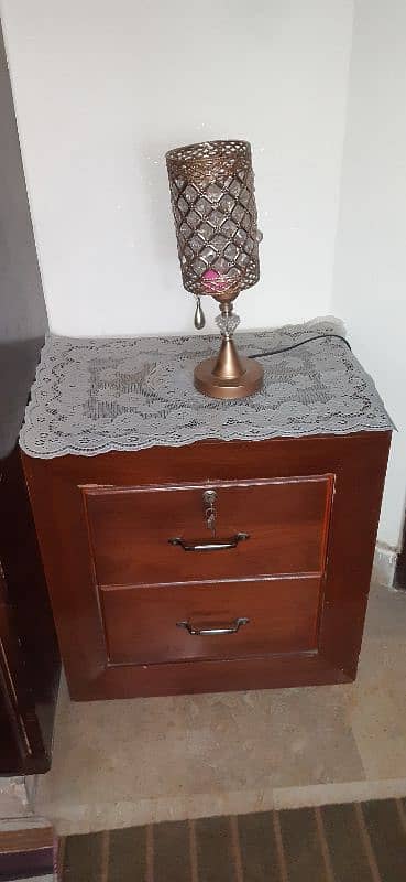 king size double bed with 2 side tables. 5