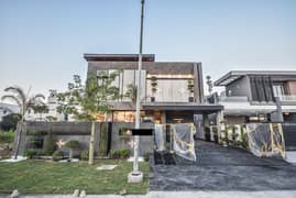 1 KANAL FULL HOUSE EXCELLENT LOCATION IN DHA PHASE 4