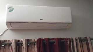 Gree 1 ton Lomo series Ac
