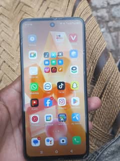 Infinix Hot 40i 8/128 With Box No Charger