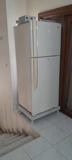 LG