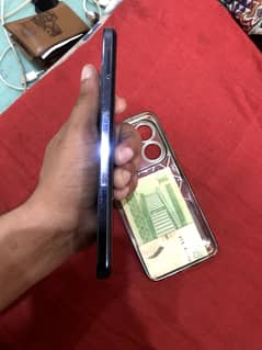 Hot 40i  8 256