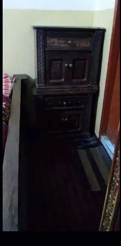 Full size bed without matrix side tables and dressing table 4