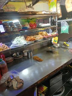 Burger and showarma counter