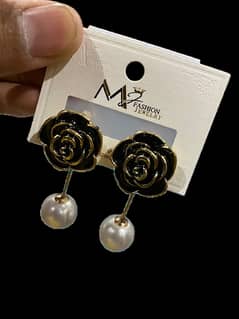Elegant Floral Earrings for Women – Trendy Fashion Jewelry
