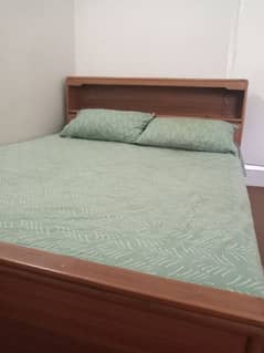 Queen size Bed