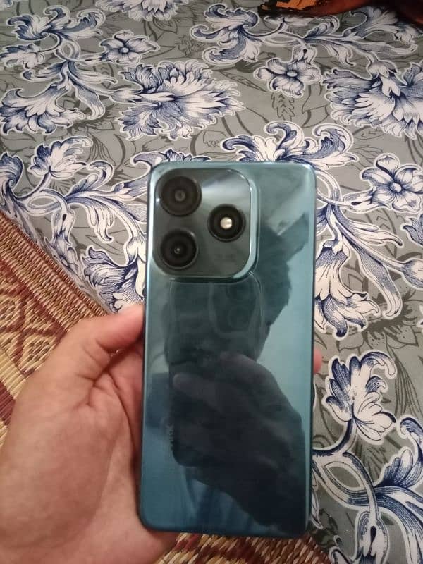 Tecno Spark 10C 4+4/128 with box 2