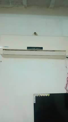Dawlance split 1.5 used like new