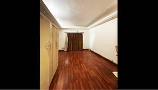 Clifton Block 5, 1800 Sqft, 3 Bed Apartment for Sale.