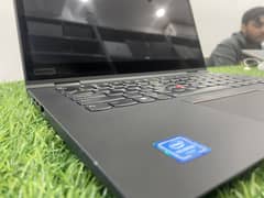 Lenovo X1 Yoga Core i5 Gen 8th 16gb ram 256gb ssd 4gb intel graphic