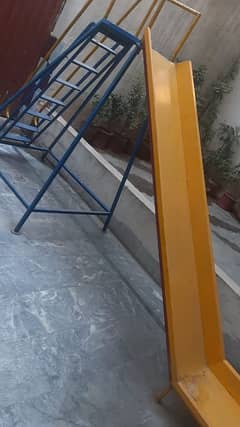 SLIDE