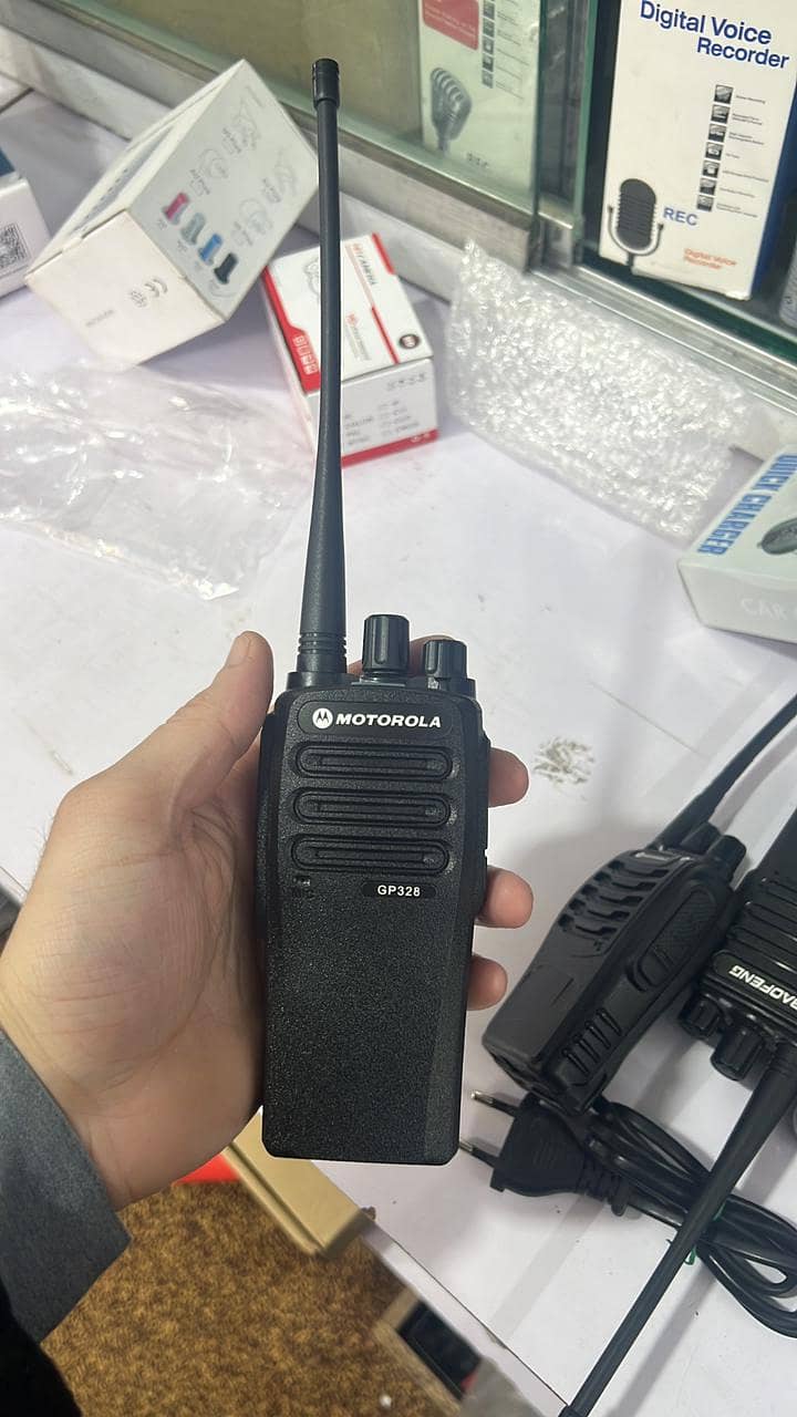 WALKIE TALKIE | WIRLESS SET | INTERCOM | SECURITY ITEMS | HYT 4