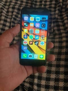 iPhone 7 128gp pta provd but sim searching issu ha