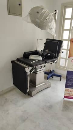 brand new ot table with top light