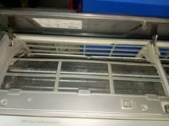 Gree ac inverter all ok original gas condition 10 by 10