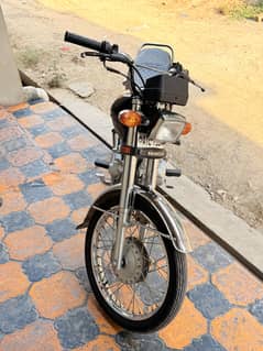 Honda CG 125 special edition silver black