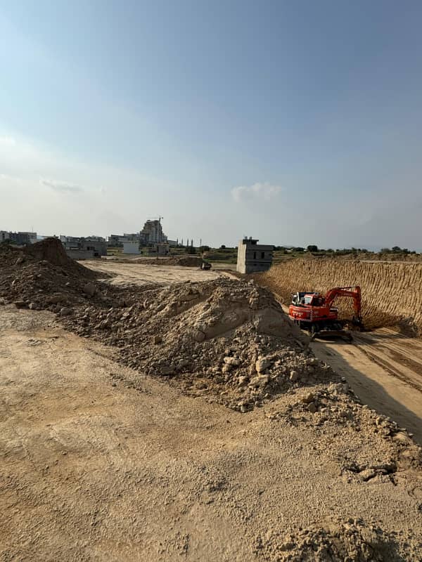 Prime Location plot in E ext for sale 0