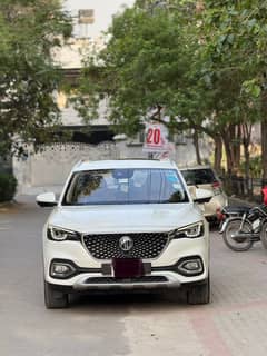 MG HS 2021 model pearl white