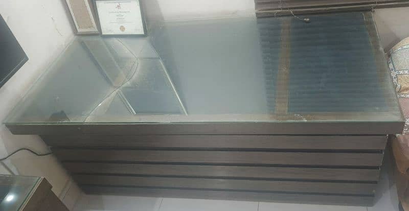 Boss Table 6 x 4 with 2 side tables 0