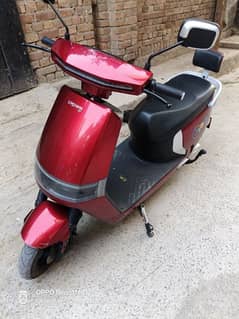 Crown Ev 1200W Electric Scootey