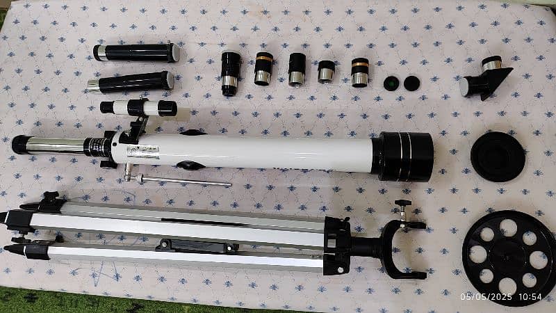 Visionking 60/700 Telescope Brand New Condition with Extra Accessories 0