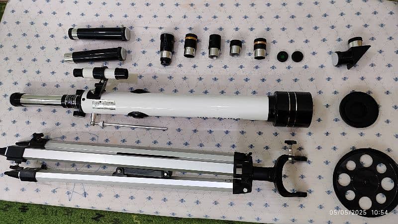 Visionking 60/700 Telescope Brand New Condition with Extra Accessories 1