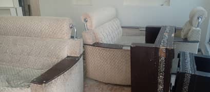 sofe aur table full sat far sall