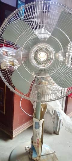 bilkul new table fan 1 din b use ni hua big size ka ha