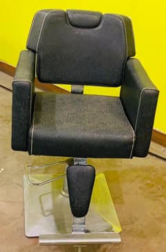 A set of imported parlour furniture (7-pieces) just like un-used