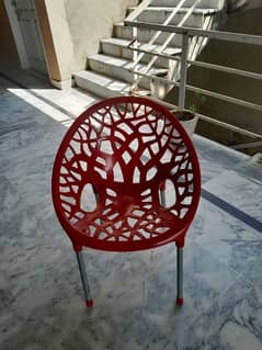 pack of 6 tree style plastic chairss brand (saab puro )