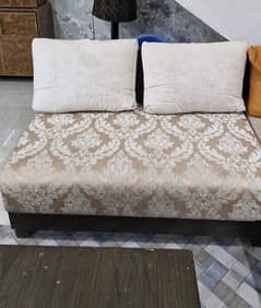 L shaped 5 seater sofa with Table