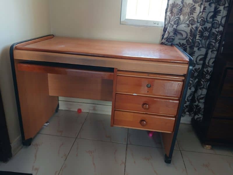 Computer Table 2