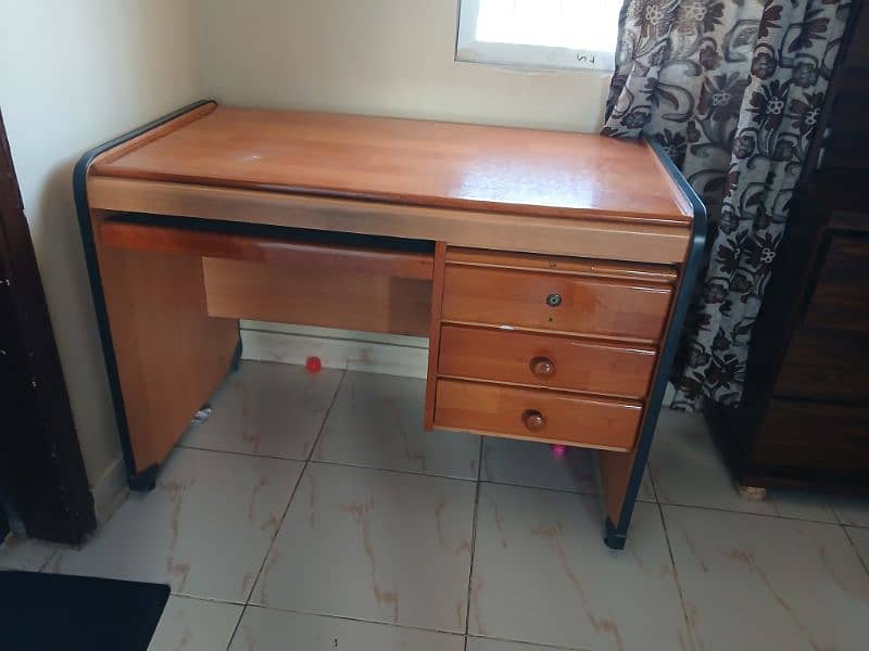 Computer Table 3